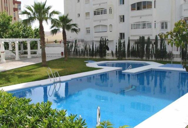 דירות בנאלמדנה Apartamento Arroyo De La Miel, Luminoso Y Bonito מראה חיצוני תמונה